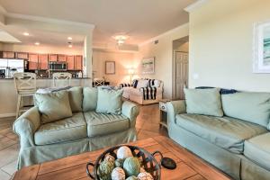 Screened Patio and Resort Perks Bradenton Condo!