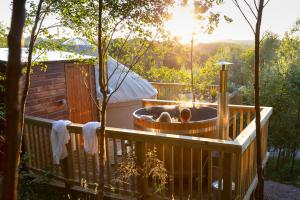 Yurtshire Eavestone Lake - Birch Yurt