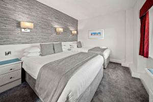 Double or Twin Room room in Cliffs Hotel