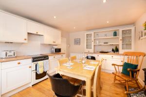 2 bed Haywood Cottage with garden