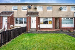 Balloch House -Spacious 3 bed house with on street parking