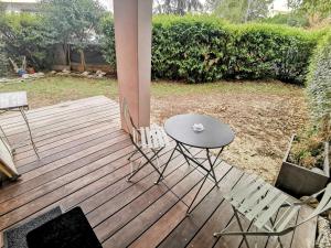 Appartements La Bulle Bleue - Parking-Terrasse-aeoport-MEET : photos des chambres