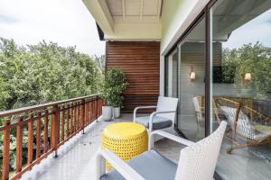 Newly Added El Portillo 2BR Apt