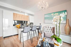 3 Puerto Banus luxurious apartment in the heart of the port