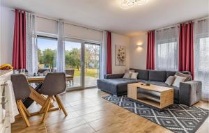 Cozy Home In Medulin With Kitchen 