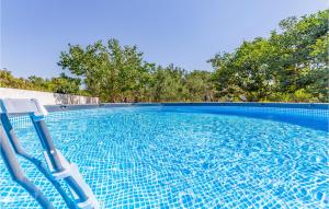 Cozy Home In Medulin With Kitchen