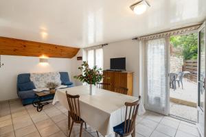 Maisons de vacances Maison d'une chambre avec jardin clos a Beuzec Cap Sizun a 5 km de la plage : photos des chambres