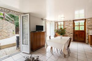 Maisons de vacances Maison d'une chambre avec jardin clos a Beuzec Cap Sizun a 5 km de la plage : photos des chambres