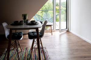 Vakaras cozy apartment in the guest house with the terrace and the stunning view to the river side