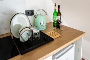 Vakaras cozy apartment in the guest house with the terrace and the stunning view to the river side