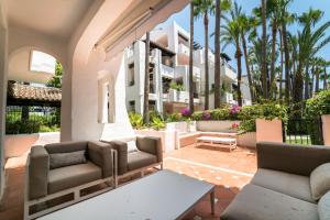 BRIGHT NEW APARTMENT IN PUENTE ROMANO