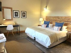 Safari Club Guest Lodge OR Tambo International Airport