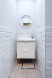 Loft next to calle Betis, best area of Seville-Sevillarooms