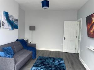 Modern 4 Bedroom House 10 mins from East Croydon with Garden and Free parking