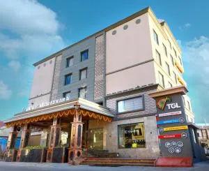 HOTEL THE GRANDLADHUKARA - Warwāla