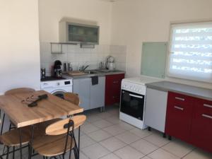 Maisons de vacances De la Clape a la mer mon petit pavillon labellise - f2- piscine commune - wifi gratuit- parking prive - arrivee autonome - 800 m plage - grande terrasse abritee vent - : photos des chambres