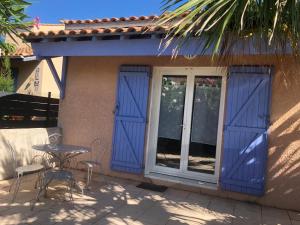 Maisons de vacances De la Clape a la mer mon petit pavillon labellise - f2- piscine commune - wifi gratuit- parking prive - arrivee autonome - 800 m plage - grande terrasse abritee vent - : photos des chambres