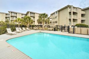 Coastal Condo with Pool Access - Steps to Beach