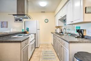 Coastal Condo with Pool Access - Steps to Beach