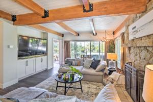 Chic Lake House w/ Furnished Deck & Hot Tub!