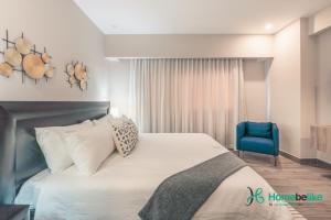 Chic Fully Serviced Apartment at Regatta Living II - 705