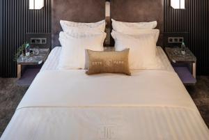-- ESTE PARK HOTEL -- part of Urban Chic Luxury Design Hotels - Parking & Compliments - next to Shopping & Dining Mall Plovdiv