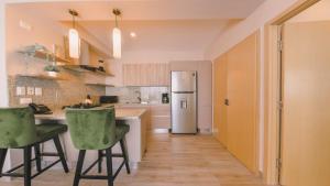 Fully Serviced Apartment at Regatta Living II - 905