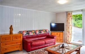 Awesome Apartment In Chambornay-Lès-Pin