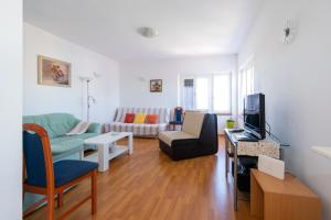 Two-Bedroom Apartment with Terrace and Sea View room in Apartments by the sea Preko Ugljan - 14917