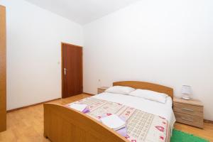 Apartments by the sea Tkon, Pasman - 16275