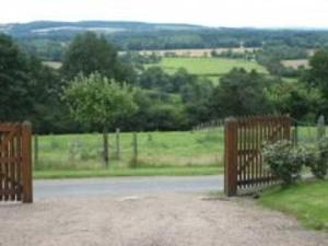 Gîte indépendant avec cour fermée à 1km du village - FR-1-590-177