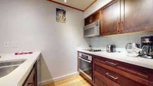 2BR plus Den in The Gables, Unbeatable Location Near Gondolas, Private Balcony, Secure Parking