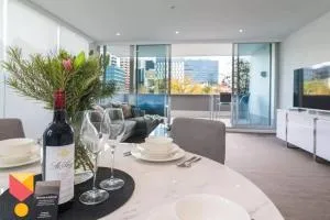 Marble CBD Luxury 2 Bedroom Apt Pool & Parking - Burnside