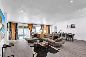 Luxury Pool Villa 5BD 4BA