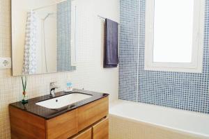 Precioso apartamento con piscina y jardín propio