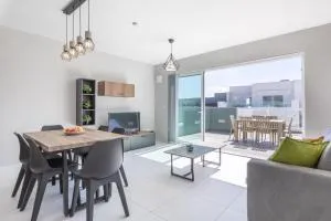 Unique Penthouse with private heated Jacuzzi, close to restaurants and night life - Taʼ Ġokondu