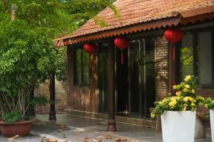 Chalet 2 Phòng Ngủ (Two-Bedroom Chalet)