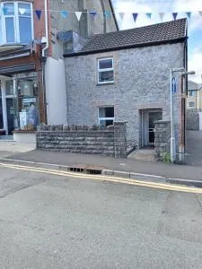 2 bedroom cottage in Porthcawl - 波斯考尔