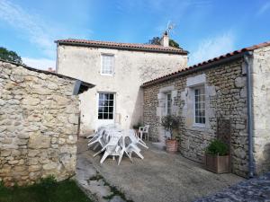 Maisons de vacances La Roche des Bois, maison classee *** (8 pers) : photos des chambres