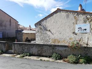 Maisons de vacances La Roche des Bois, maison classee *** (8 pers) : photos des chambres