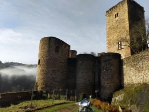 B&B / Chambres d'hotes Chambre d'Hotes au Chateau de Belcastel : photos des chambres