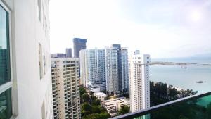 Mansion One Entire House 4 QueenBeds - Spacious Balcony Seaview