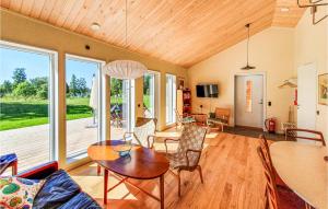 Awesome Home In Ecksjö With Wifi