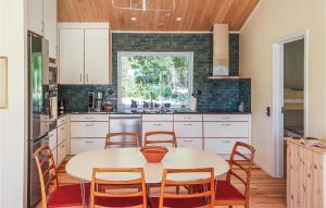 Awesome Home In Ecksjö With Wifi