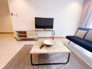 [PROMO]Connected train 2 Bedrooms - Above Mall(25)