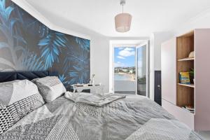 7 Bayview, Vernon Court
