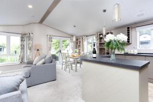 Lakeside Lodge, Green Hill Farm Holiday Village