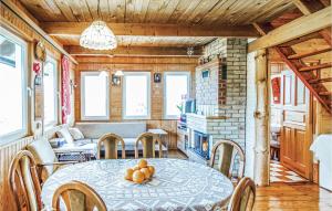 Awesome Home In Mragowo With 3 Bedrooms And Wifi