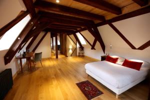Domaine La Cour Des Nobles - Demeure, Maison et Appartements au coeur de Riquewihr : photos des chambres