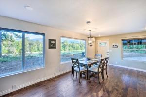 Dreamy Riverside Cabin with Fireplace and Grill
